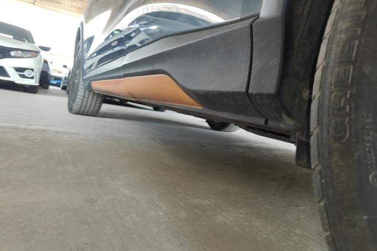 Used CHANGAN OSHAN X5 2022 Sport Edition 1.5T DCT Hurricane Sonic Left Side Sill