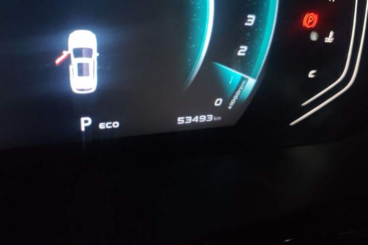 Used CHANGAN OSHAN X5 2022 Sport Edition 1.5T DCT Cyclone Assault Odometer Close Up