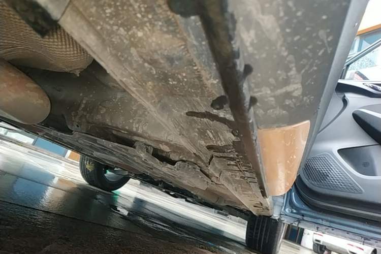 Used CHANGAN OSHAN X5 2022 Sport Edition 1.5T DCT Hurricane Sonic Right Side Sill