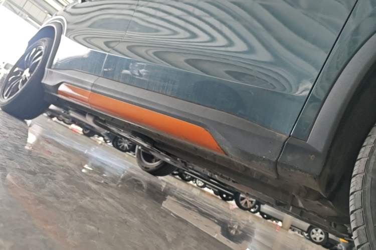 Used CHANGAN OSHAN X5 2022 Sport Edition 1.5T DCT Hurricane Sonic Right Side Sill
