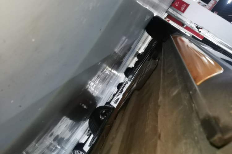 Used CHANGAN OSHAN X5 2022 Sport Edition 1.5T DCT Hurricane Sonic Right Side Sill
