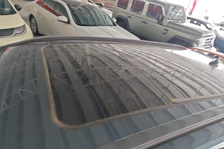 Used CHANGAN OSHAN X5 2022 Sport Edition 1.5T DCT Hurricane Sonic Roof