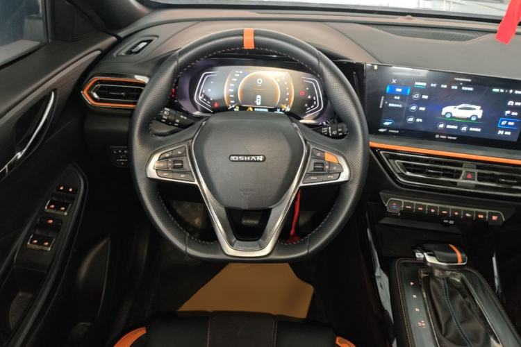 Used CHANGAN OSHAN X5 2022 Sport Edition 1.5T DCT Hurricane Sonic Steering Wheel