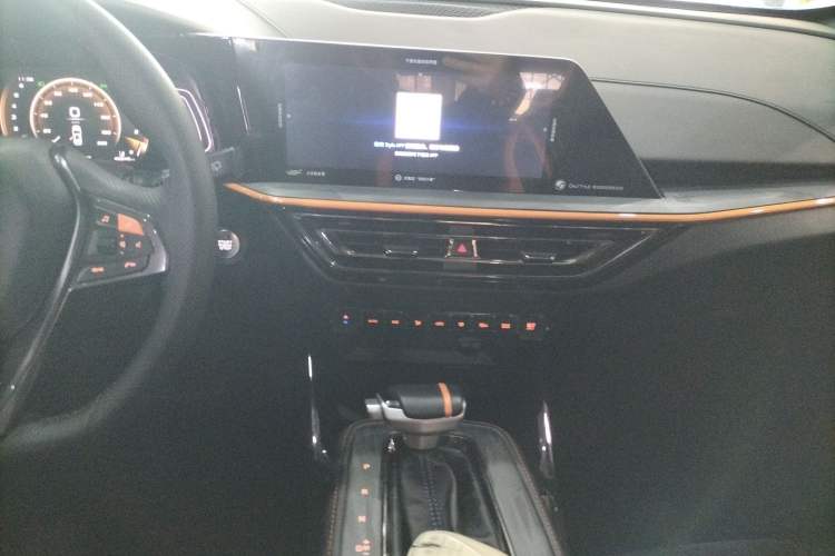 Used CHANGAN OSHAN X5 2022 Sport Edition 1.5T DCT Hurricane Sonic Audio And AC Panel
