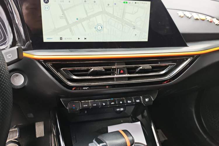 Used CHANGAN OSHAN X5 2022 Sport Edition 1.5T DCT Cyclone Assault Audio And AC Panel