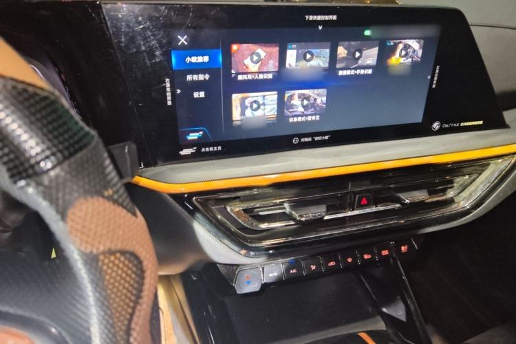 Used CHANGAN OSHAN X5 2022 Sport Edition 1.5T DCT Hurricane Sonic Audio And AC Panel