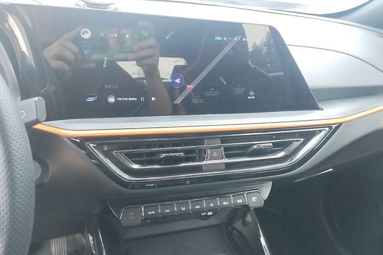 Used CHANGAN OSHAN X5 2022 Sport Edition 1.5T DCT Hurricane Sonic Audio And AC Panel