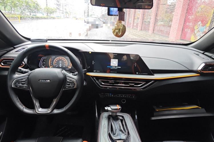 Used CHANGAN OSHAN X5 2022 Sport Edition 1.5T DCT Cyclone Assault Center Console