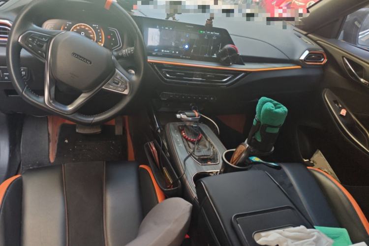 Used CHANGAN OSHAN X5 2022 Sport Edition 1.5T DCT Cyclone Assault Center Console