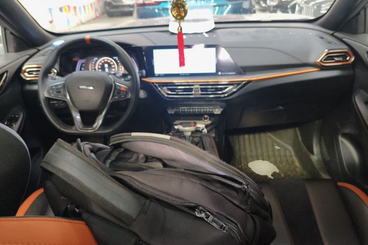 Used CHANGAN OSHAN X5 2022 Sport Edition 1.5T DCT Hurricane Sonic Center Console