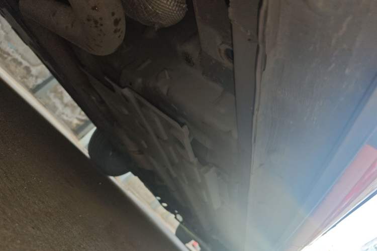 Used CHANGAN OSHAN X5 2022 Sport Edition 1.5T DCT Cyclone Assault Chassis Rear Right