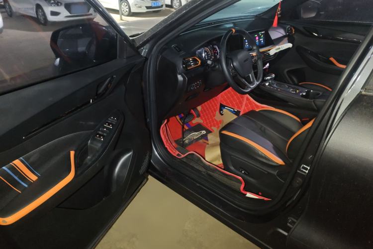 Used CHANGAN OSHAN X5 2022 Sport Edition 1.5T DCT Hurricane Sonic Driver Seat