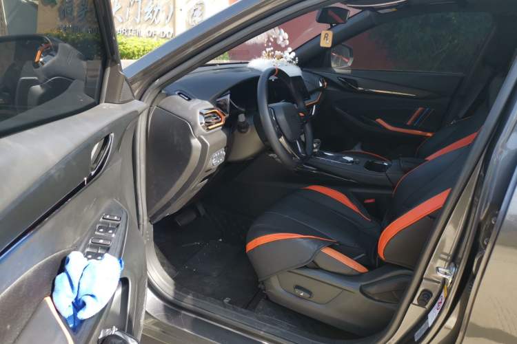 Used CHANGAN OSHAN X5 2022 Sport Edition 1.5T DCT Hurricane Sonic Driver Seat