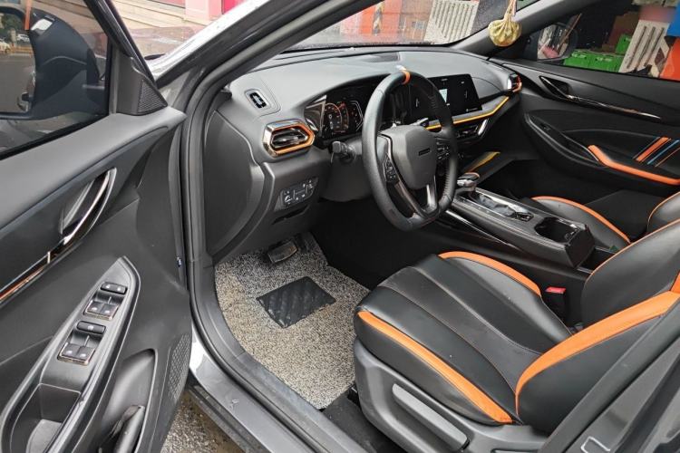 Used CHANGAN OSHAN X5 2022 Sport Edition 1.5T DCT Cyclone Assault Driver Seat