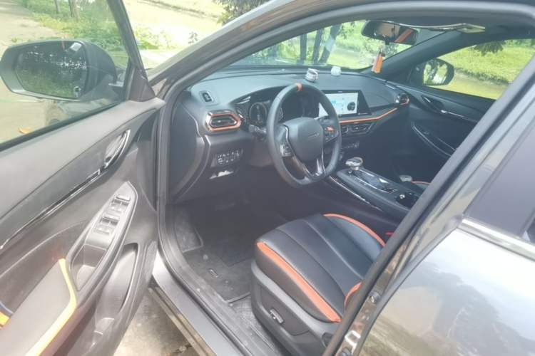 Used CHANGAN OSHAN X5 2022 Sport Edition 1.5T DCT Hurricane Sonic Driver Seat