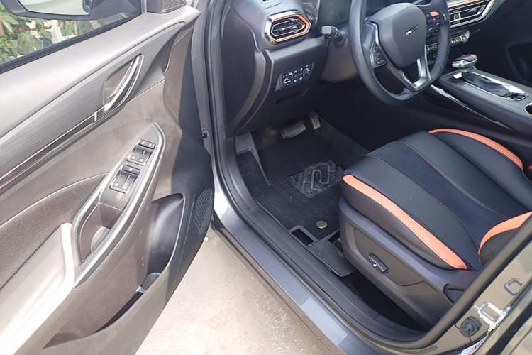 Used CHANGAN OSHAN X5 2022 Sport Edition 1.5T DCT Hurricane Sonic Driver Seat