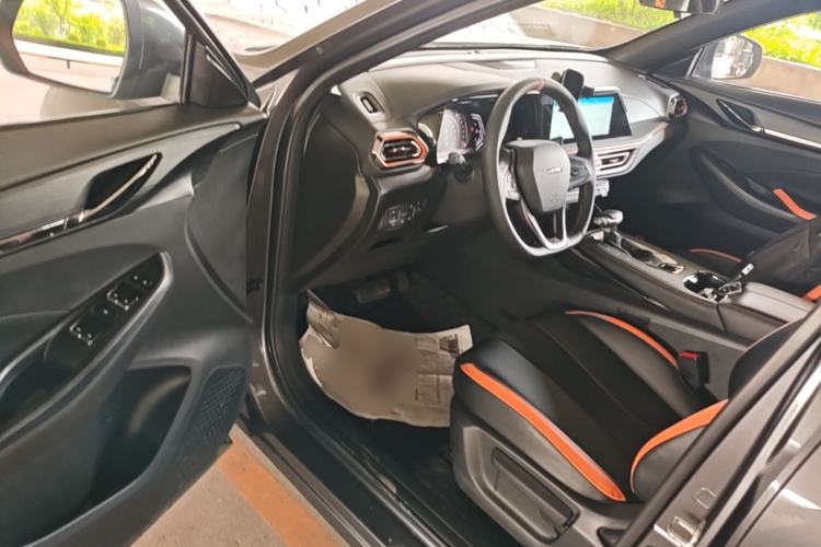 Used CHANGAN OSHAN X5 2022 Sport Edition 1.5T DCT Cyclone Assault Driver Seat