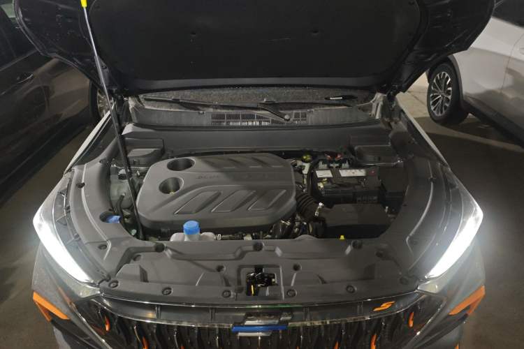 Used CHANGAN OSHAN X5 2022 Sport Edition 1.5T DCT Hurricane Sonic Engine Bay