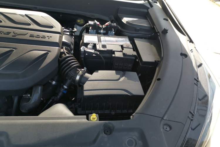 Used CHANGAN OSHAN X5 2022 Sport Edition 1.5T DCT Hurricane Sonic Engine Bay Left