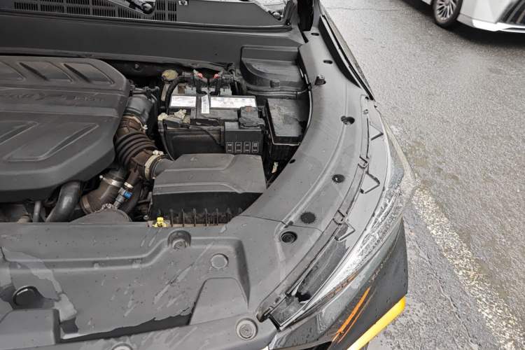 Used CHANGAN OSHAN X5 2022 Sport Edition 1.5T DCT Cyclone Assault Engine Bay Left