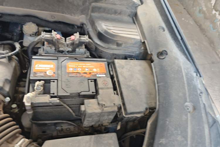 Used CHANGAN OSHAN X5 2022 Sport Edition 1.5T DCT Cyclone Assault Engine Bay Left