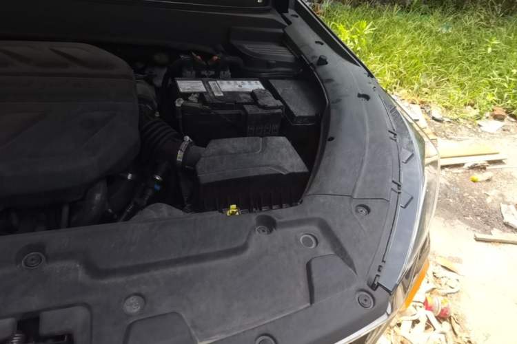 Used CHANGAN OSHAN X5 2022 Sport Edition 1.5T DCT Hurricane Sonic Engine Bay Left