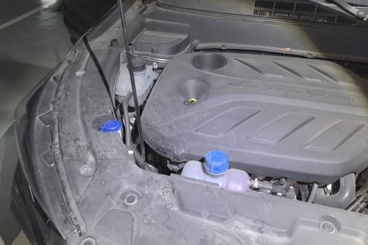 Used CHANGAN OSHAN X5 2022 Sport Edition 1.5T DCT Hurricane Sonic Engine Bay Right