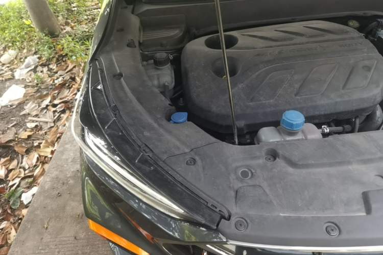Used CHANGAN OSHAN X5 2022 Sport Edition 1.5T DCT Hurricane Sonic Engine Bay Right