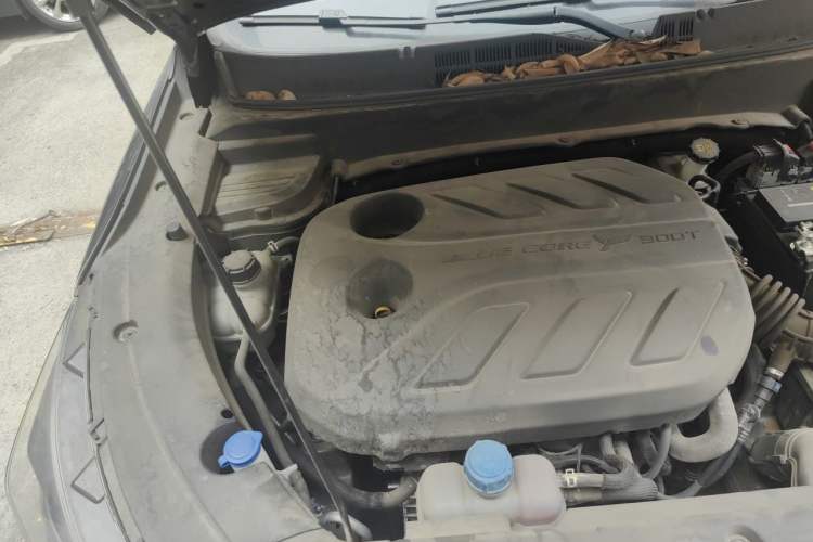 Used CHANGAN OSHAN X5 2022 Sport Edition 1.5T DCT Cyclone Assault Engine Bay Right