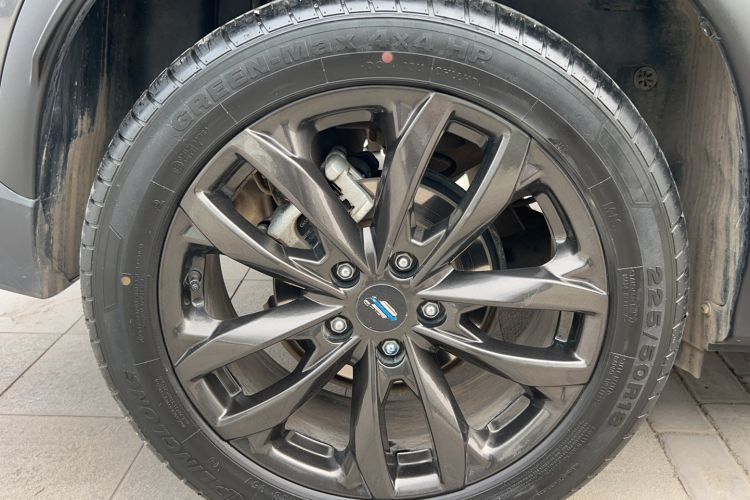 Used CHANGAN OSHAN X5 2022 Sport Edition 1.5T DCT Cyclone Assault Exterior 2