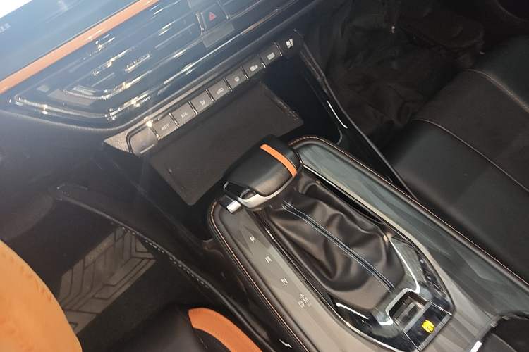 Used CHANGAN OSHAN X5 2022 Sport Edition 1.5T DCT Hurricane Sonic Gear Lever