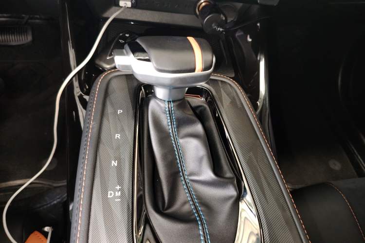 Used CHANGAN OSHAN X5 2022 Sport Edition 1.5T DCT Cyclone Assault Gear Lever