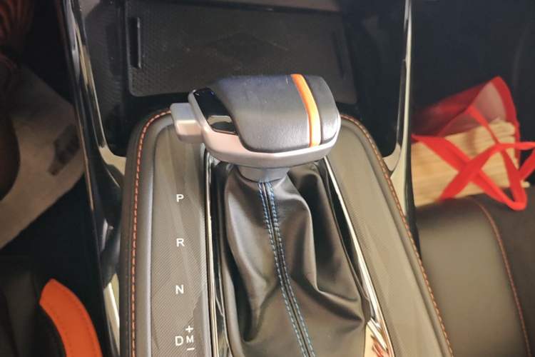Used CHANGAN OSHAN X5 2022 Sport Edition 1.5T DCT Cyclone Assault Gear Lever