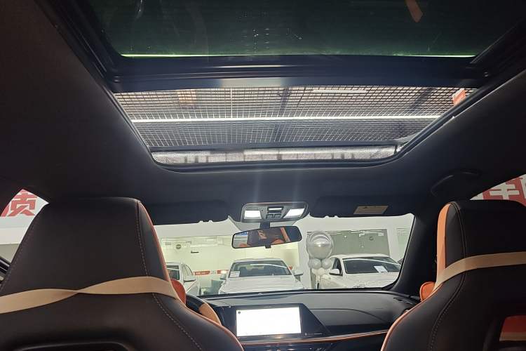 Used CHANGAN OSHAN X5 2022 Sport Edition 1.5T DCT Hurricane Sonic Headliner