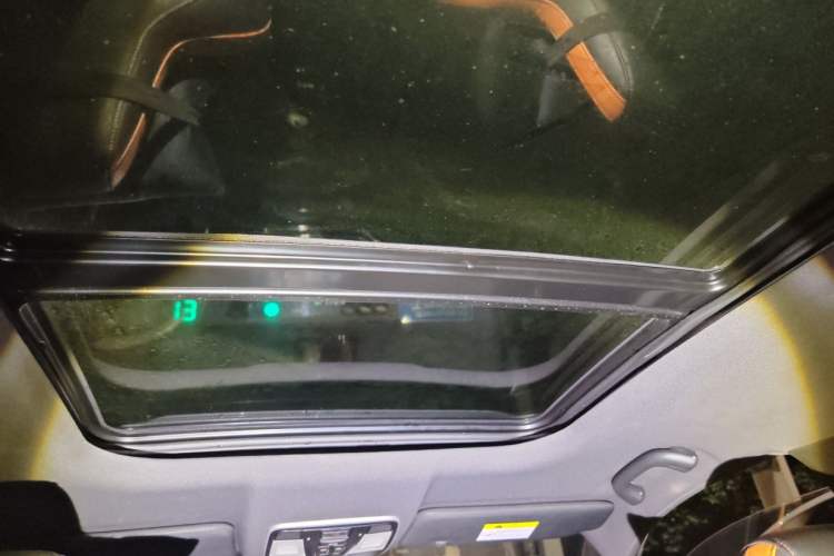 Used CHANGAN OSHAN X5 2022 Sport Edition 1.5T DCT Hurricane Sonic Headliner