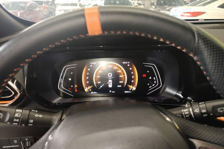 Used CHANGAN OSHAN X5 2022 Sport Edition 1.5T DCT Cyclone Assault Instrument Cluster