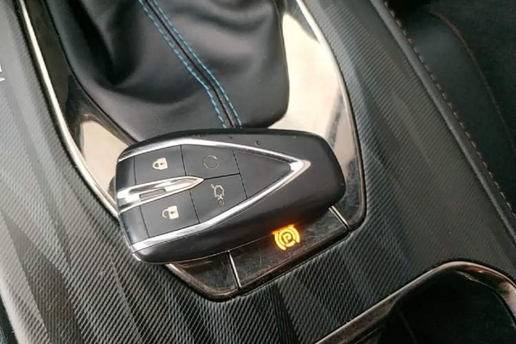 Used CHANGAN OSHAN X5 2022 Sport Edition 1.5T DCT Cyclone Assault Interior 1