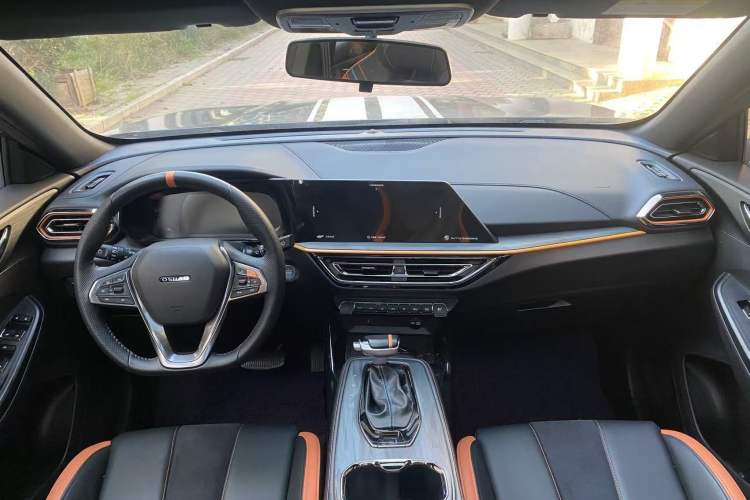 Used CHANGAN OSHAN X5 2022 Sport Edition 1.5T DCT Hurricane Sonic Interior 1