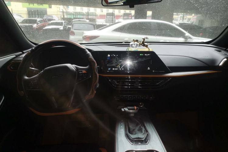 Used CHANGAN OSHAN X5 2022 Sport Edition 1.5T DCT Hurricane Sonic Interior 2