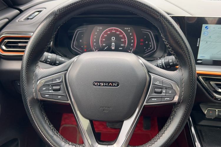 Used CHANGAN OSHAN X5 2022 Sport Edition 1.5T DCT Cyclone Assault Interior 2