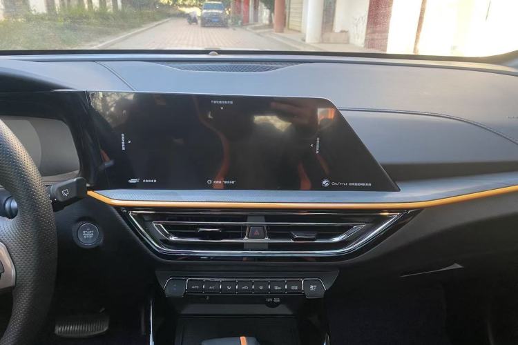 Used CHANGAN OSHAN X5 2022 Sport Edition 1.5T DCT Hurricane Sonic Interior 3