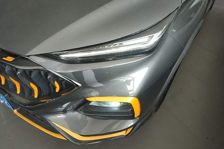 Used CHANGAN OSHAN X5 2022 Sport Edition 1.5T DCT Cyclone Assault Left Front Headlight