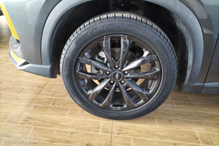 Used CHANGAN OSHAN X5 2022 Sport Edition 1.5T DCT Hurricane Sonic Left Front Wheel Hub