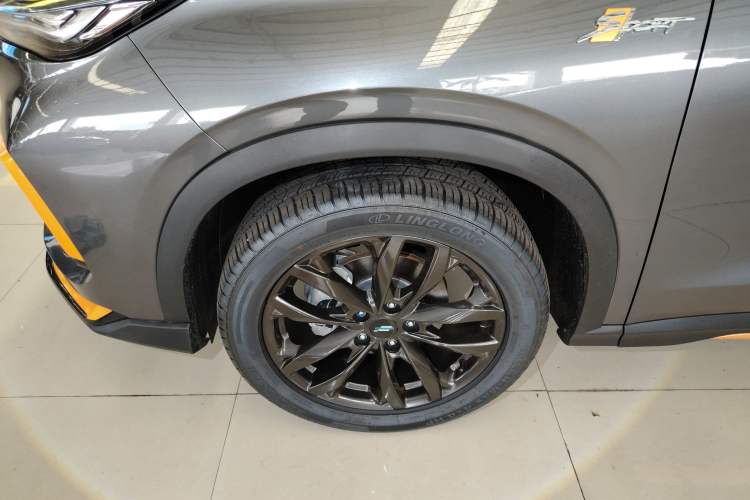 Used CHANGAN OSHAN X5 2022 Sport Edition 1.5T DCT Cyclone Assault Left Front Wheel Hub