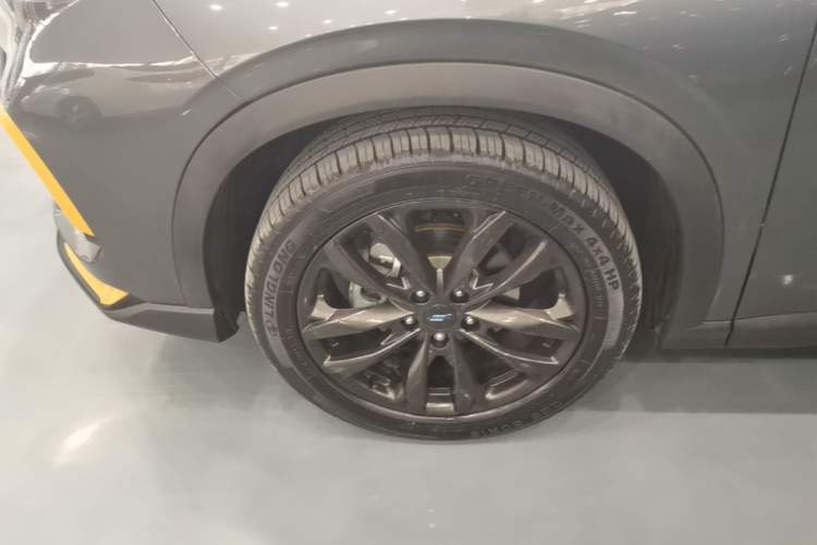 Used CHANGAN OSHAN X5 2022 Sport Edition 1.5T DCT Hurricane Sonic Left Front Wheel Hub