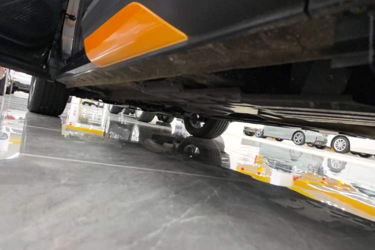 Used CHANGAN OSHAN X5 2022 Sport Edition 1.5T DCT Hurricane Sonic Left Side Sill