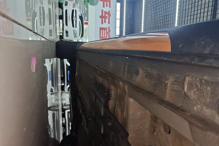 Used CHANGAN OSHAN X5 2022 Sport Edition 1.5T DCT Hurricane Sonic Left Side Sill