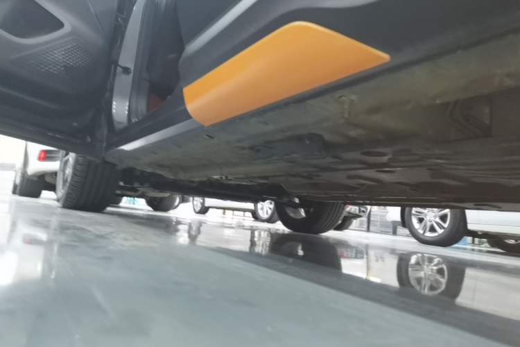 Used CHANGAN OSHAN X5 2022 Sport Edition 1.5T DCT Hurricane Sonic Left Side Sill