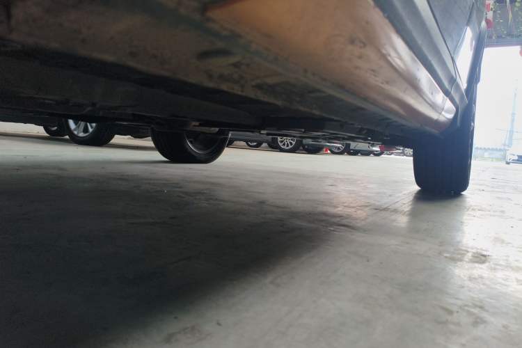 Used CHANGAN OSHAN X5 2022 Sport Edition 1.5T DCT Hurricane Sonic Left Side Sill