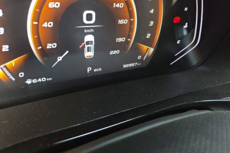 Used CHANGAN OSHAN X5 2022 Sport Edition 1.5T DCT Cyclone Assault Odometer Close Up